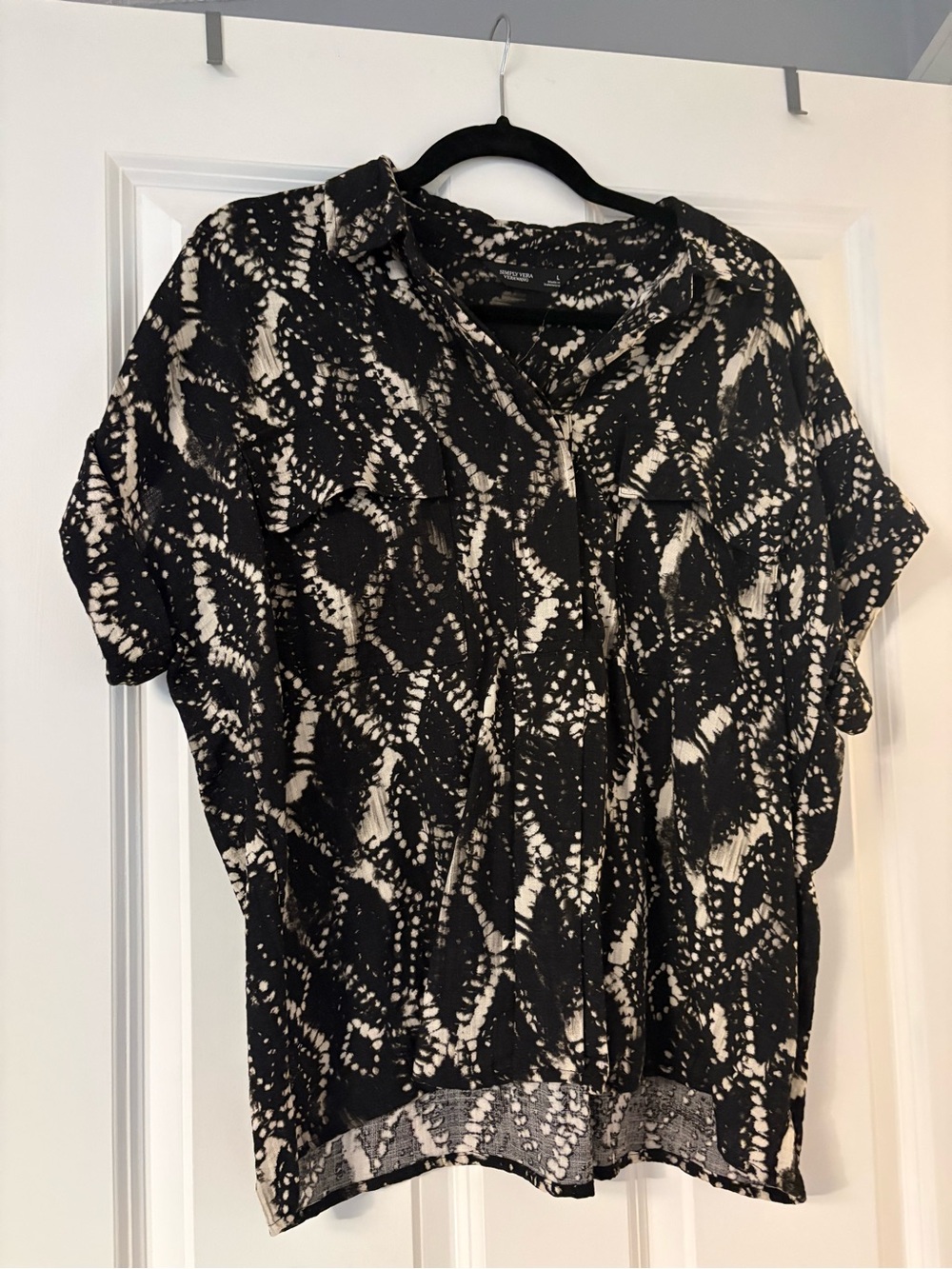 Black and Cream Patterned Women's Short Sleeve Top